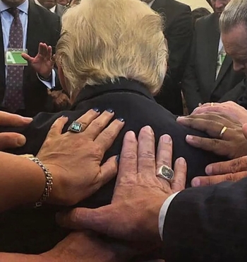 PrayingTrump